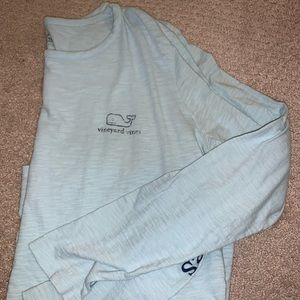 Vineyard vines tee